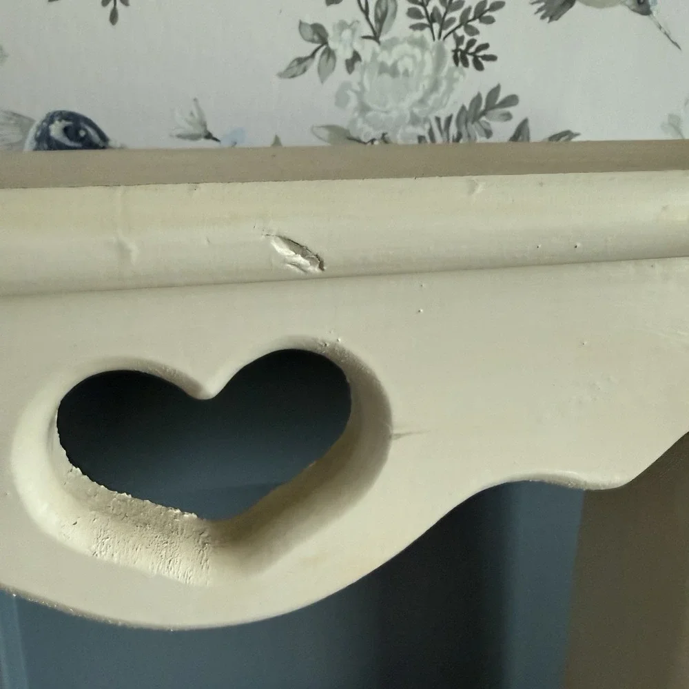 Vintage Country Trinket Wall Shelf Heart Cutout Peg Rack Cottage Farmhouse Wood